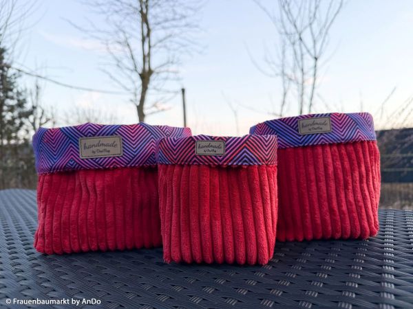 Breitcord Wanja dunkelrot Kirsche – robuster Cord Samt für Möbel & Taschen