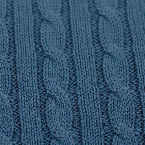 Weicher dicker Strickstoff mit Zopfmuster blau – Baumwollstrick Sophie von Swafing