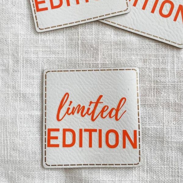 Aufnäher Label - limited edition weiß neonorange - für einzigartige Nähprojekte, Strickwerke & Gebas