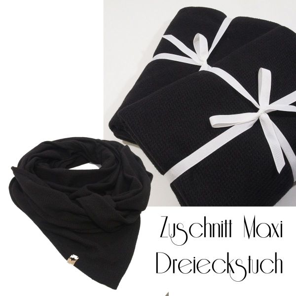 Stoffzuschnitt für ein Maxi Dreieckstuch aus Kuschelstrick in schwarz • Maxituch & Poncho Nähset