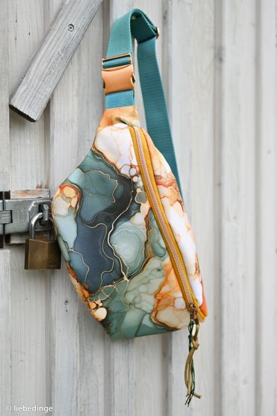 Oxford Gewebe für Taschen - Flowing Bloom - Marmor smaragd kupfer – Design von Sarah Mariam für Swa