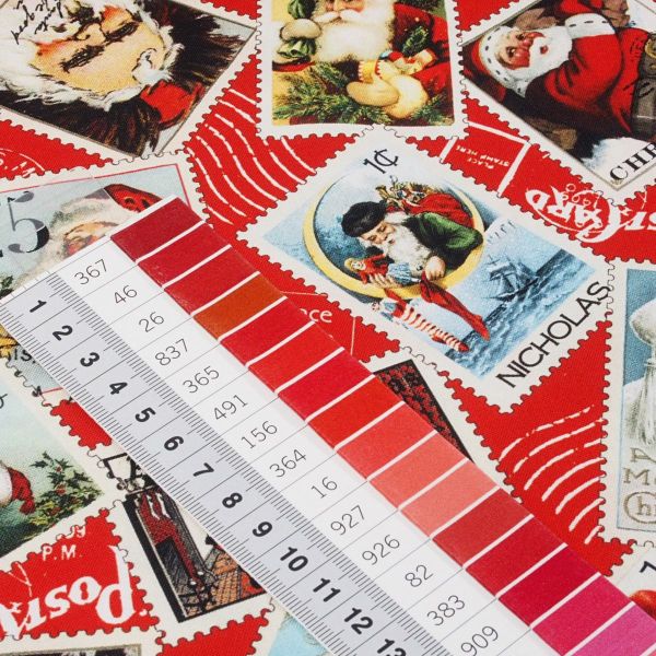 Baumwolle Weihnachten Vintage Briefmarken rot Santa - Riley Blake Nicholas