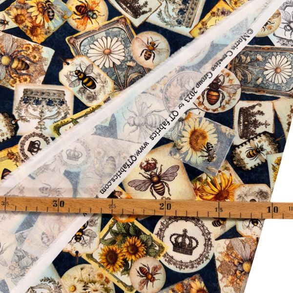 Baumwollstoff Queen Bee Collage navy – Patchworkstoff mit Bienen