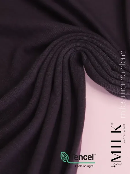 leichter Merino TENCEL™ Lyocel Strick in aubergine - 180g von meetMILK