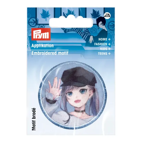 Rundes Bügelbild K-Pop Mädchen mit Mütze – Ø 50 mm