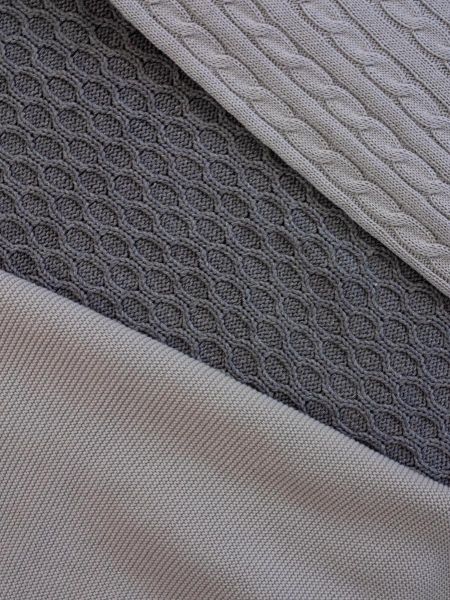 Weicher dicker Strickstoff mit Rautenmuster grau – Baumwollstrick Jonas von Swafing