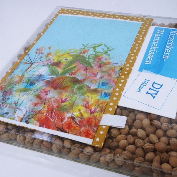 Näh dir ein Kirschkernkissen • Blumenwiese • Nähpaket für ein Wärmekissen • DIY Nähset KiKeKi für Nähanfäng