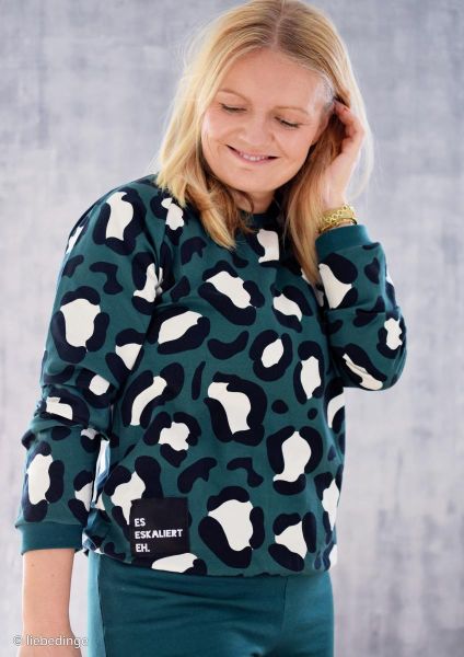 Modal Sweat Maxi Leo Print dunkelgrün – Serie Sandra von Swafing