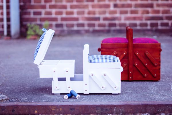 Nähkasten dunkles Holz mit Stoff Gr. M von Prym - Nostalgie Nähkästchen