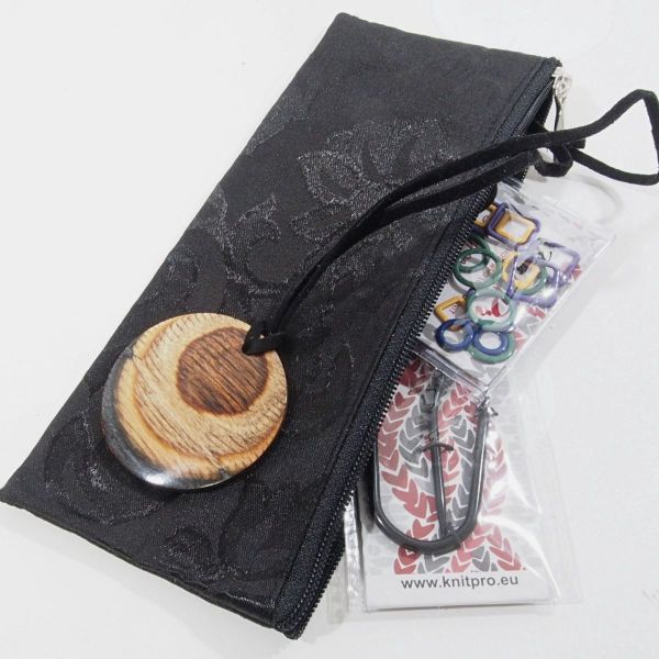 Kette mit magnetischem Anhänger Holz natur - magnetisches Nadelkissen to Go