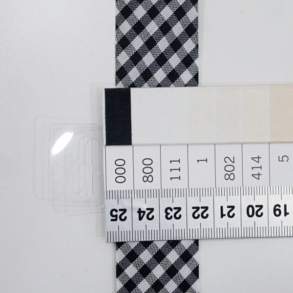 Breites Schrägband schwarz kariert 60/30mm gefalzt – Fb. 1 Vichykaro schwarz