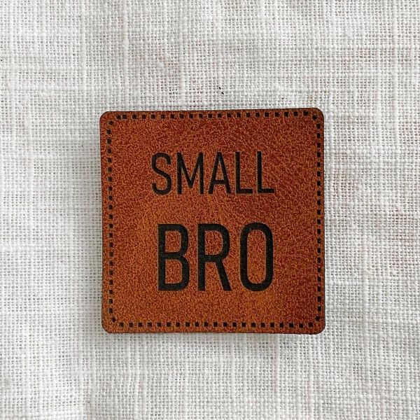 Aufnäher Label - SMALL BRO braun 4x4 - für einzigartige Nähprojekte, Strickwerke & Gebasteltes