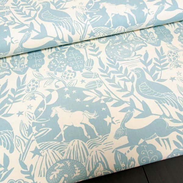 Deko Canvas Westonbird Blue Einhorn Hase hellblau – Clarke & Clarke Panama Baumwolle