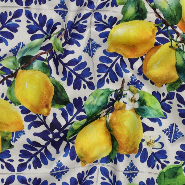 Baumwolle Viskose Satin mit mediterranem Zitronen auf Fliesen Motiv gelb blau