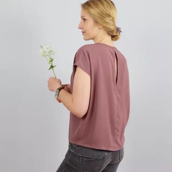 Schnittmuster FRAU ILVIE • Blusenshirt von Studio Schnittreif • Gr. XS-XL