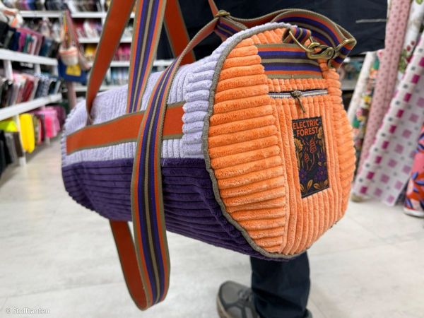 Breitcord Wanja Orangeneis hellorange – weicher Cord Samt für Möbel & Taschen