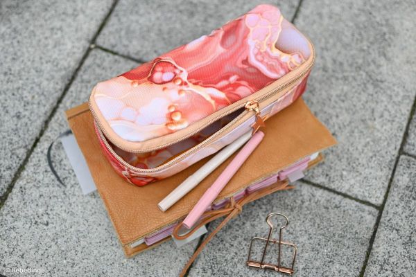 Oxford Gewebe für Taschen - Flowing Bloom - Marmor coral gold – Design von Sarah Mariam für Swafing