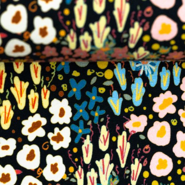 Modal Sweat kleine Blüten schwarz bunt Streublumen – Serie Joana von Swafing