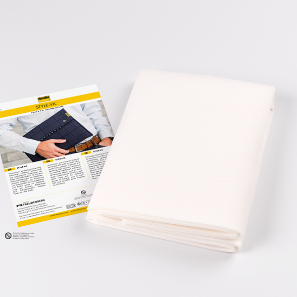 1m Vlieseline STYLE-VIL – Volumenvlies mit Schaumstoffkern, Polstermaterial Stylevil (SB)