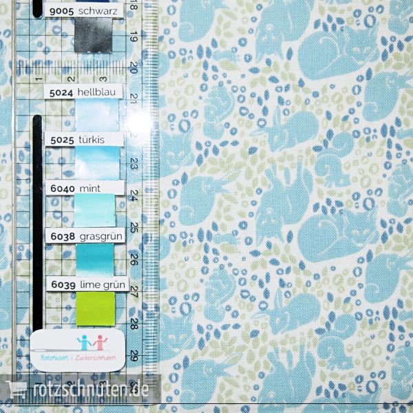 Baumwolle kleine Hasen hellblau grün weiß - Serie Kitzbühel von Westfalenstoffe