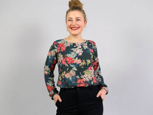 Schnittmuster FRAU DANA • Bluse mit Halslochbündchen von Studio Schnittreif • Gr. XS-XXL