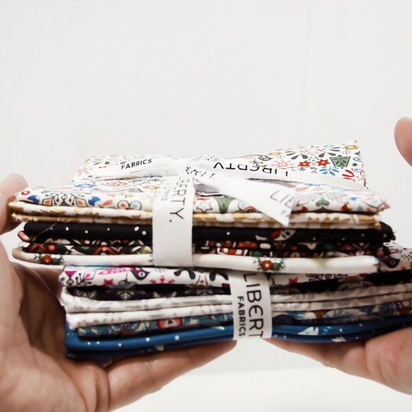 Fat Quarter Stoffpaket Liberty Fabrics Weihnachten petro blau silber - 5 Designs je 45x55cm
