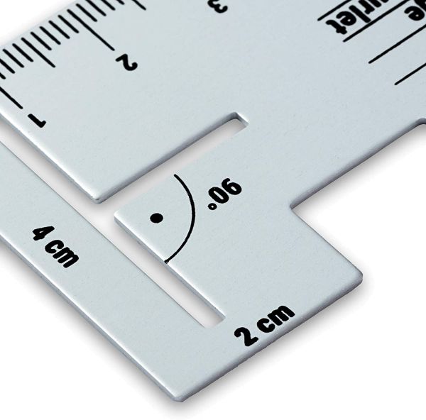 Saumlineal 4x10cm aus Aluminium von Prym - kleines Handmaß aus Metall