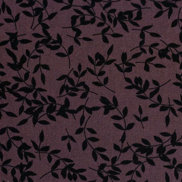 Eleonora Baumwollstoff aubergine-schwarz mit kleinen Blättern – Swafing