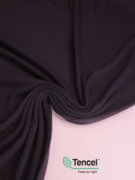 leichter Merino TENCEL™ Lyocel Strick in aubergine - 180g von meetMILK