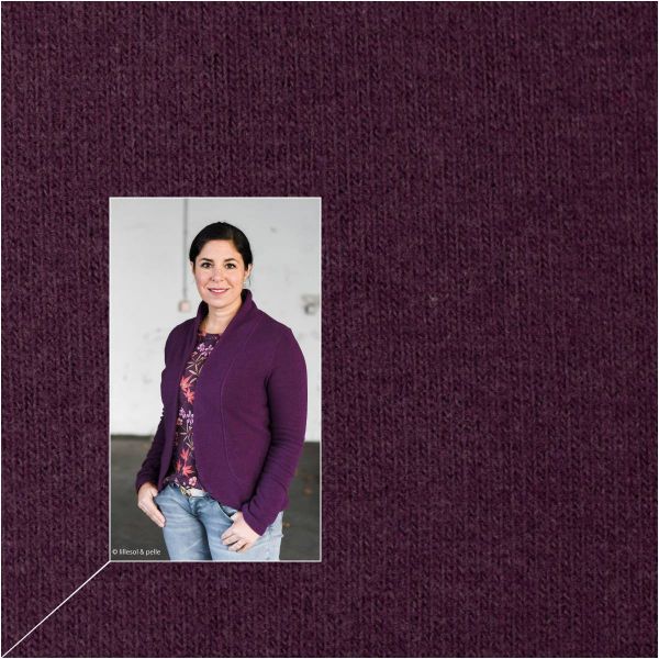 Weicher dicker Strickstoff in beere violett – Strick Bono von Swafing