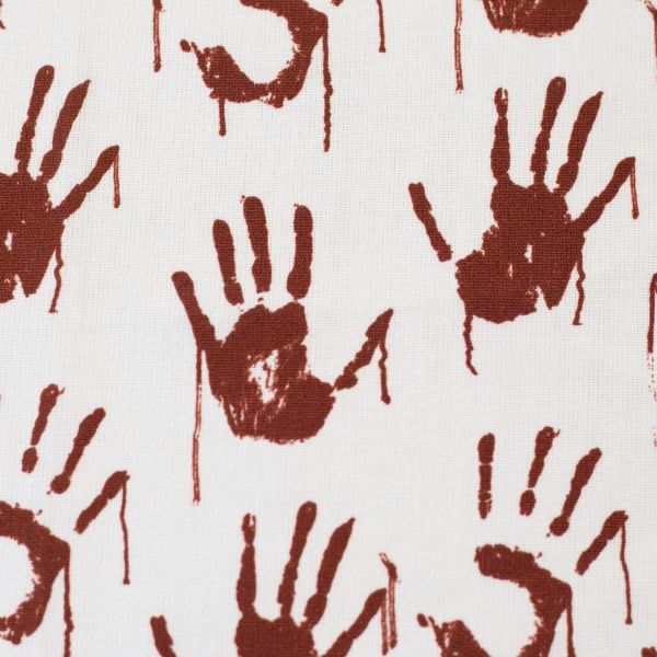 Baumwollstoff BOOO! rote Handabdrücke auf weiß – Spooky Halloween Time mit Swafing