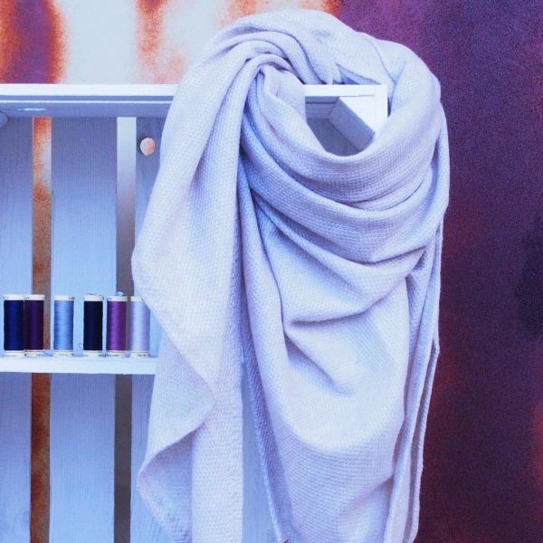 Näh dir ein Dreieckstuch aus Kuschelstrick in beige • Maxituch & Poncho • mit Garn + Label Nähset