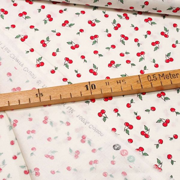 Baumwolle mit kleinen Kirschen creme weiß rot - Cherry Crush Serie Afternoon Tea