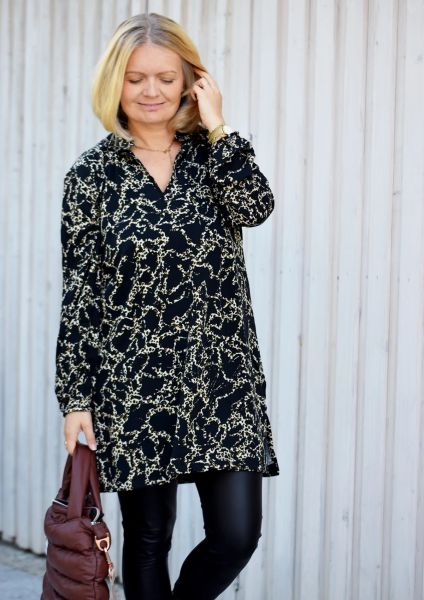 Schnittmuster lockere Bluse mit Rüschenkragen Finola Woman - Kleid von KiBaDoo Gr. 32-58