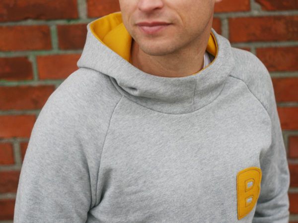 Schnittmuster HERR TONI • Raglan Kapuzensweater von Studio Schnittreif • Gr. S-XXL Hoodie