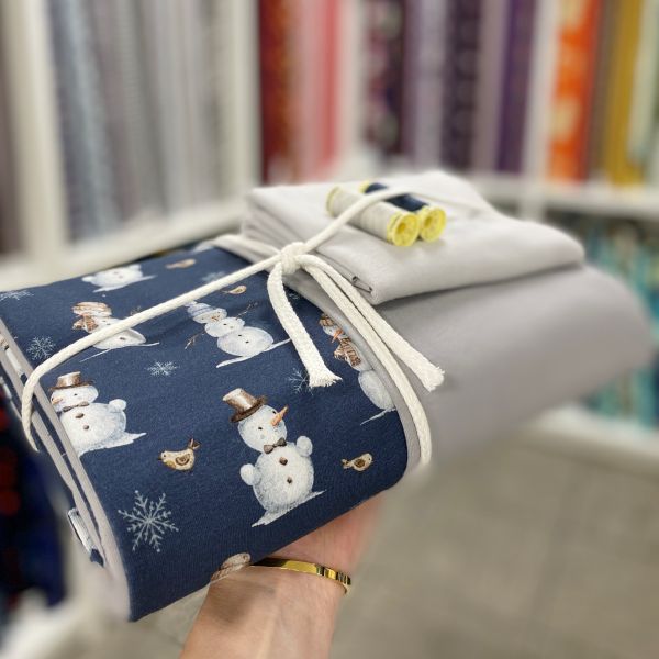 Simply Happy Stoffpaket ❄️ Winterzauber ❄️ Schneemann blau + Kombistoff grau + Kordel & Garn