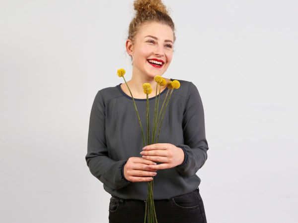Schnittmuster FRAU DANA • Bluse mit Halslochbündchen von Studio Schnittreif • Gr. XS-XXL