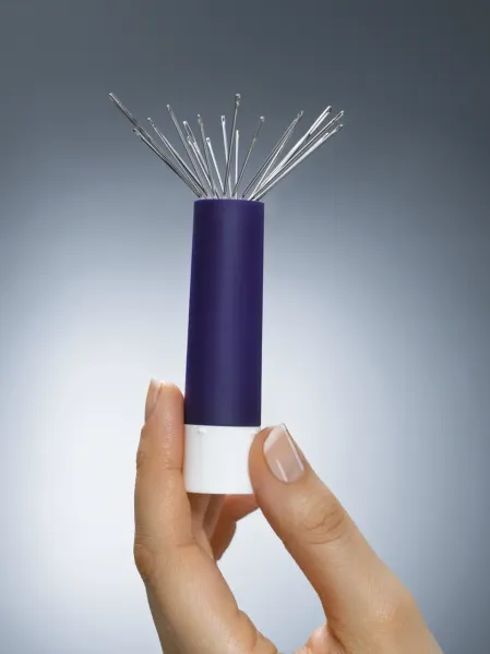 Nadel-Twister zum Aufbewahren von Näh- und Stopfnadeln - magnetisch drehbar von Prym