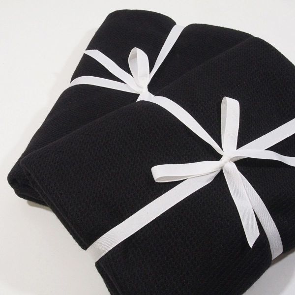 Stoffzuschnitt für ein Maxi Dreieckstuch aus Kuschelstrick in schwarz • Maxituch & Poncho Nähset