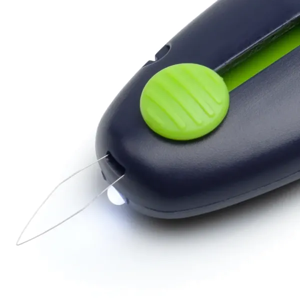 LED Nadeln Einfädler von Prym - Einfädelhilfe mit Licht
