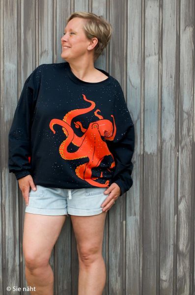 Maritimer Sweat navy mit Oktopus und Mantarochen by Käselotti – 150cm Panel French Terry