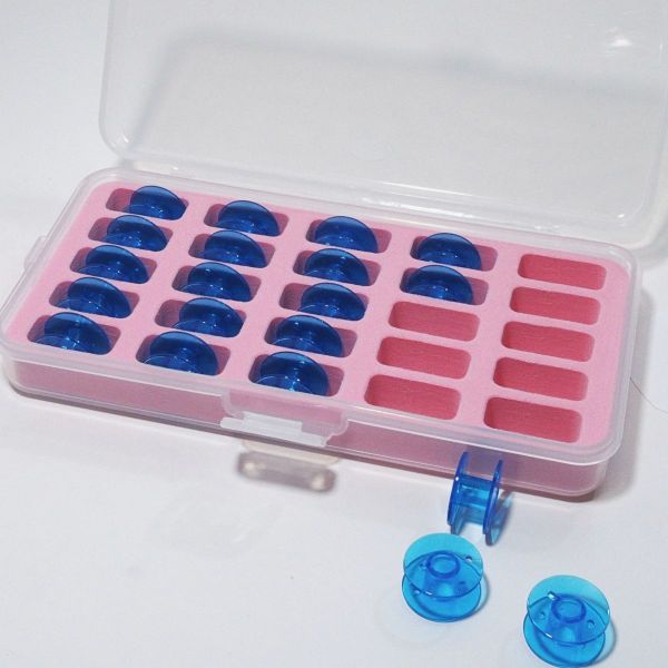 Spulenbox mit 20 Unterfaden Spulen in blau für viele gängige Nähmaschinen