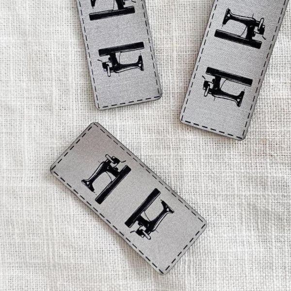 Aufnäher Label - Nähmaschine silber - für einzigartige Nähprojekte, Strickwerke & Gebasteltes