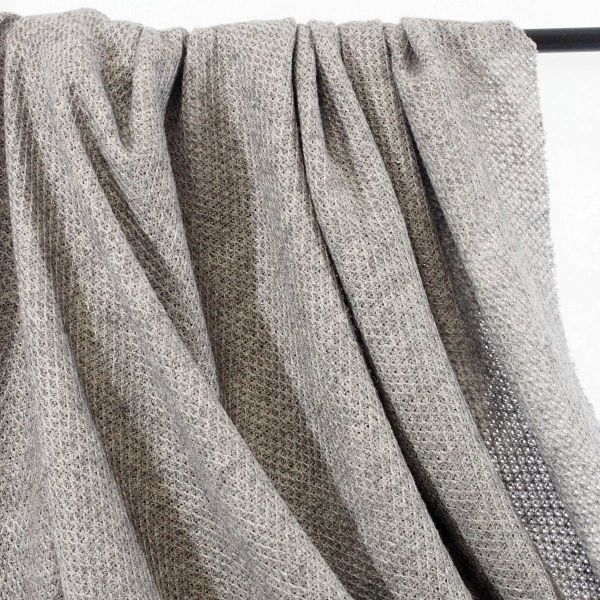 Weicher leichter Strickstoff mit Waffel Struktur in grau melange – Nordpol Pique Viskosestrick