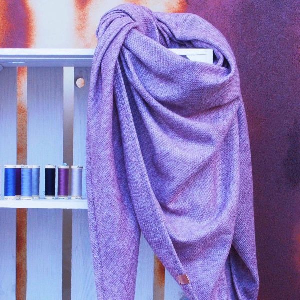 Näh dir ein Dreieckstuch aus Kuschelstrick in altrosa • Maxituch & Poncho • mit Garn + Label Nähset