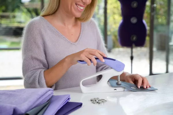 PRYM Vario Creative Tool für Ösen Nieten und Druckknöpfe flieder - mit Lochwerkzeug Starter Set
