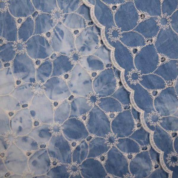 Baumwolle mit Lochstickerei Batik blau - Serie Jonte von Swafing
