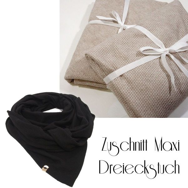 Stoffzuschnitt für ein Maxi Dreieckstuch aus Kuschelstrick in beige • Maxituch & Poncho Nähset