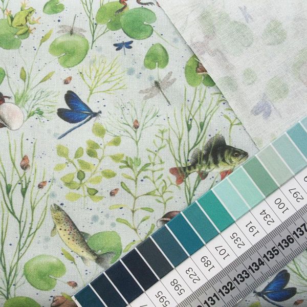acufactum Fische Libellen Seerosen Frösche grün mint - Baumwolle Am Fluss