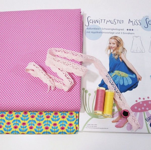 SALE - Stoff & Schnitt - Ballonkleid Miss Sophie rosa Punkte + Schnittmuster Stoff & Zubehör